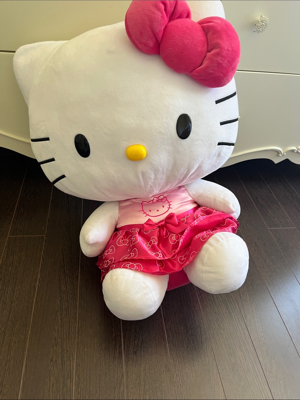 Sanrio Hello Kitty Plush in White and Bright Pink